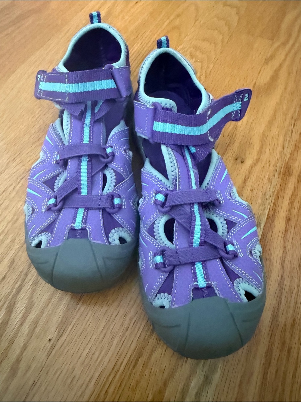 MERRELL Hydro Sandals RUNS BIG